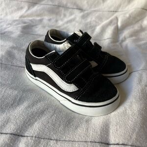 Black and White Sneakers with Velcro Closure and Soft Suede Material